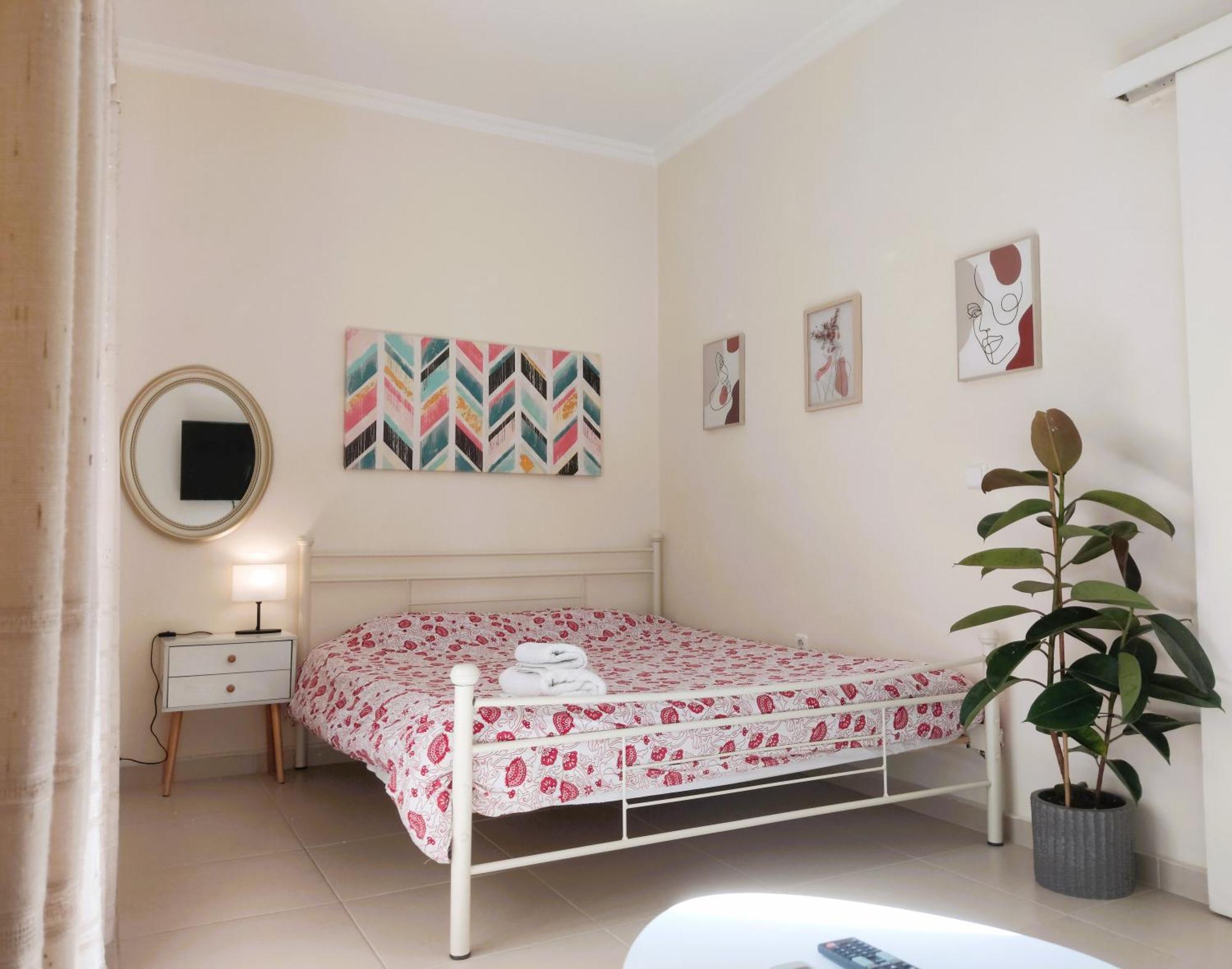 Next To Metro! Bright Apartment With Fully Equipped Kitchen 雅典 外观 照片